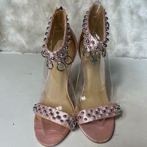 Cape Robin Suzzy 43 pink satin heels SZ10M